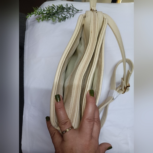 Etienne Aigner Cream and Gold Crossbody Bag with Woven Texture - Picture 4 of 4